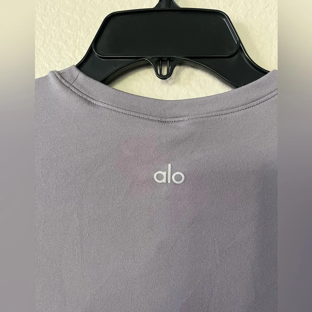 Alo Yoga Alosoft Finesse T-shirt in Gray Women’s Size S - Picture 4 of 13